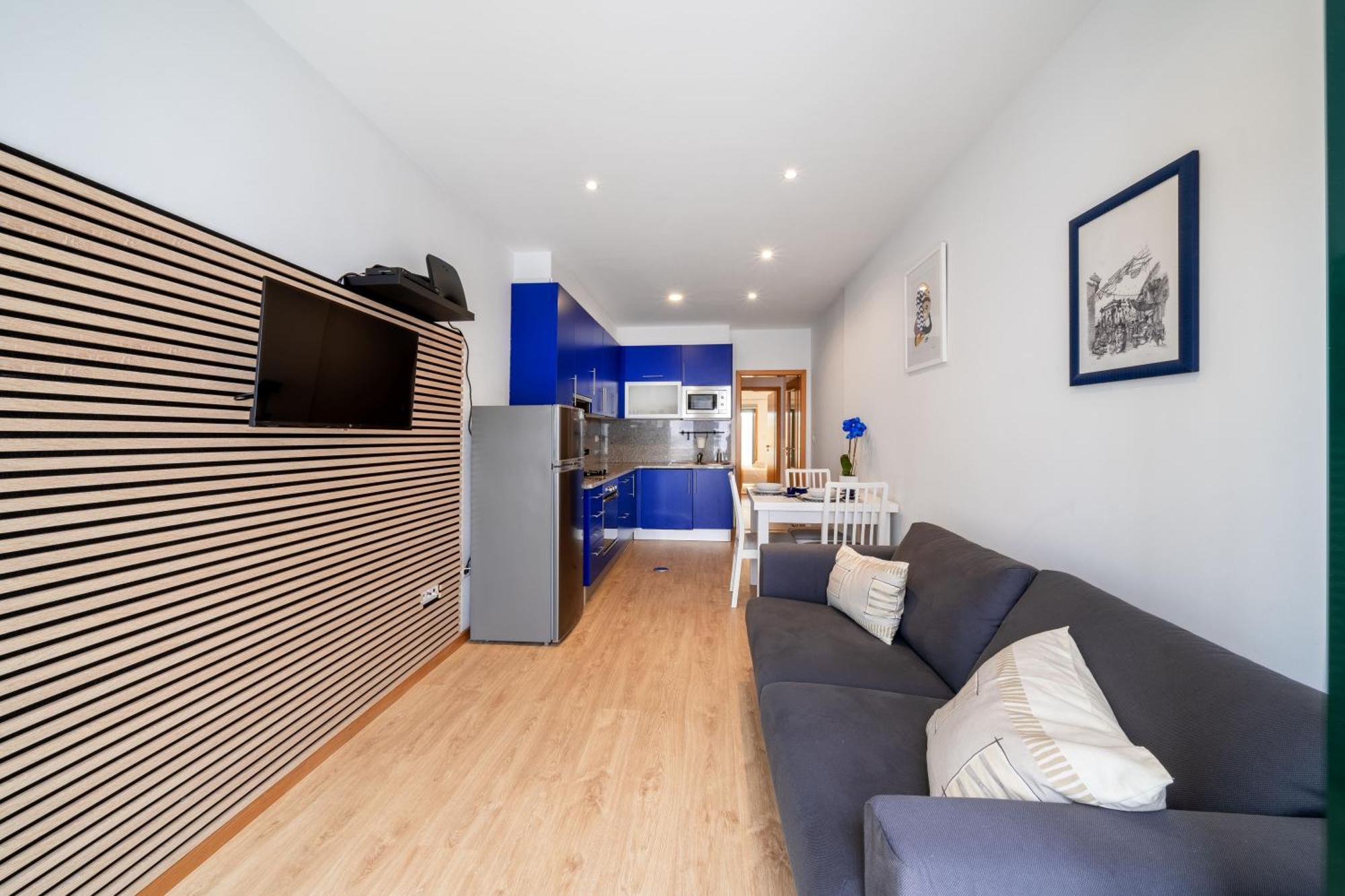Beira Mar Sunny Patio Apartment